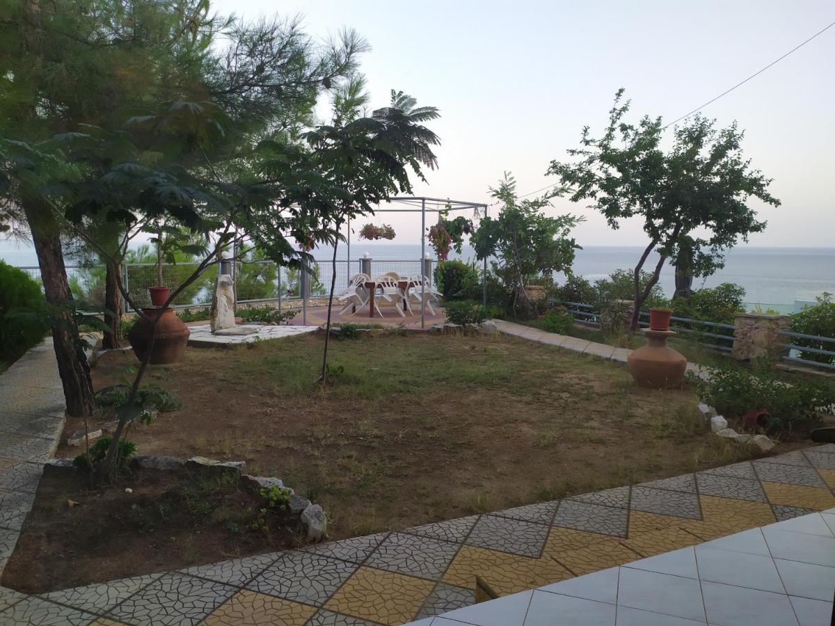 Studios Thanasis Limenaria  Luaran gambar