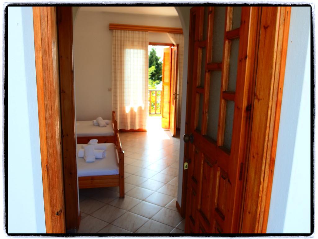 Studios Thanasis Limenaria  Luaran gambar