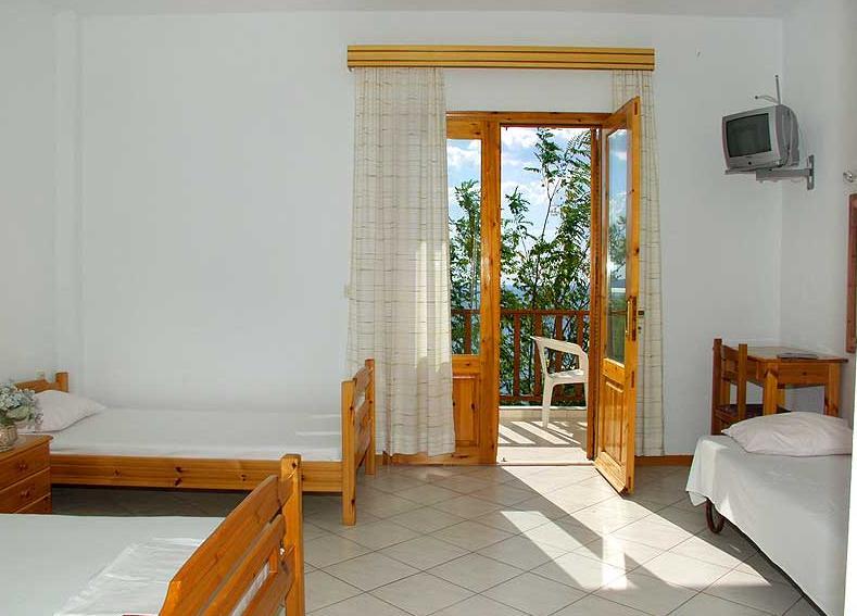 Studios Thanasis Limenaria  Bilik gambar